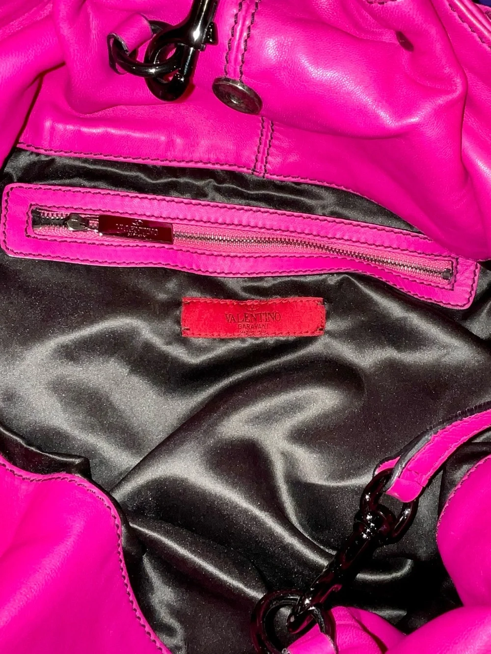 XL Preowned Valentino Garavani Fuscia Hobo Bag